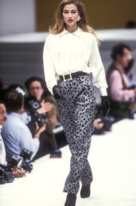 laura-biagiotti-fw-1992-13.thumb.jpg.43d2364391db8c5c5eceba674f800882.jpg