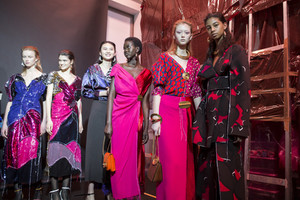 marni-bks-m-rf18-5223.thumb.jpg.7021e9be141809a32cceb48551ec59a7.jpg