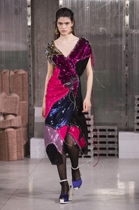 marni-rf18-0352.thumb.jpg.79b75f4053eed71ace788dd59cbd8aae.jpg