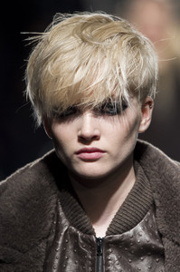 max-mara-clpa-rf18-0159.thumb.jpg.8f0c37a4ffbe6a4b16fe2580b725d9e5.jpg