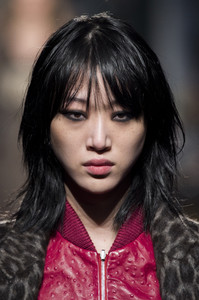 max-mara-clpa-rf18-0173.thumb.jpg.1efddd373cf1fee8ef1679aba4a4c1e5.jpg