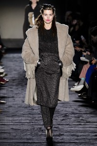 max-mara-rf18-2864.thumb.jpg.e8b8f444564e075f600c91aa3796635b.jpg