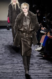 max-mara-rf18-2881.thumb.jpg.327b3e05f6b9d82074730e9d376fa3d6.jpg