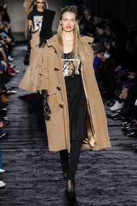 max-mara-rf18-2929.thumb.jpg.a978438683c65b8cd7fc5953b2a7b6f8.jpg