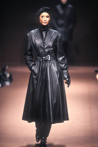 michel-klein-fw-1992-2.thumb.jpg.afc1bc1e4c46675d33f72e8fc8505d65.jpg