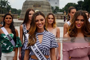 miss-universe-2017-demileigh-nelpeters-leads-the-march-picture-id887574322.jpg