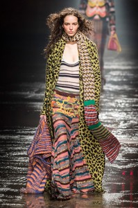 missoni-rf18-0118.thumb.jpg.034f81a0c42fcd82d7f6cfc15cd5ee76.jpg