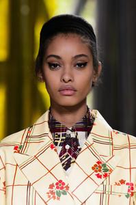 miu-miu-clp-rs18-6274.thumb.jpg.4108989e7d3b31088e98169071113da5.jpg