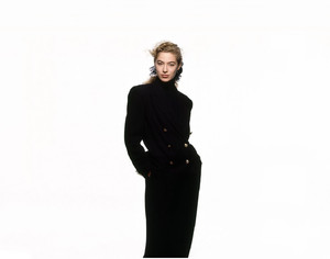 model-elaine-irwin-earing-ralph-laurens-wool-crepe-double-breasted-blue-blazer-and-matching-pants-vogue-1989-c2a9-patrick-demarchelier1.thumb.jpg.704647e8016e148f60c6ac8938e9c7f9.jpg