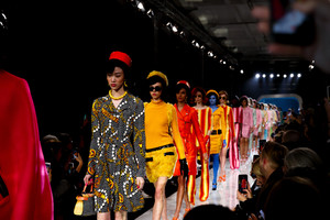 moschino-atm-rf18-5510.thumb.jpg.3005353a0c3ebecbc794434d18a88a97.jpg