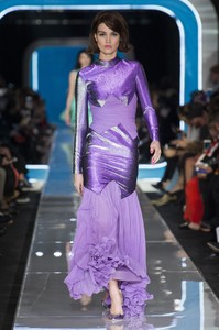moschino-rf18-2578.thumb.jpg.c19314339a13e2c6a10b39fc771c111e.jpg
