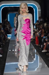 moschino-rf18-2631.thumb.jpg.744f497bc0b8ce062dbed9b41bf080b5.jpg
