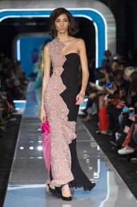 moschino-rf18-2648.thumb.jpg.428b259705788fbd009efc1a149e03fa.jpg