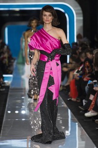 moschino-rf18-2691.thumb.jpg.01c24d0bf02efc5c1763d1e233051105.jpg