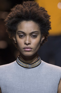 mugler-clpa-rf17-4443.thumb.jpg.d540f179aba70131cb1b07ff84642be9.jpg