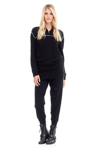 n18214_ember_black_front_1.jpg