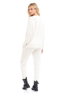 n18245_uri_chalk_back.jpg