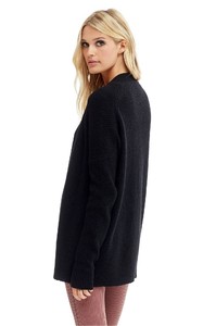 n18305_priya_black_back.jpg