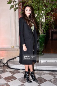 nabilla-benattia-attends-the-franck-sorbier-haute-couture-spring-picture-id909663396.jpg