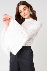 nakd_bell_sleeve_lace_top_1100-000458-0001_01a.jpg