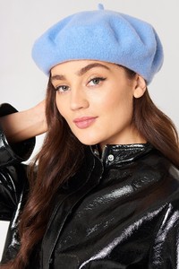 nakd_beret_hat_1015-000605-0047_01l.jpg