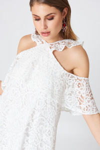 nakd_cold_shoulder_frill_lace_dress_1018-000587-0001_04g.jpg