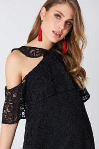 nakd_cold_shoulder_frill_lace_dress_1018-000587-0002_04g.jpg