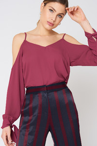 nakd_cold_shoulder_knot_sleeve_top_1018-000476-0212_01a.jpg