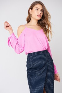 nakd_cold_shoulder_knot_top_1018-000476-0405_01a.jpg