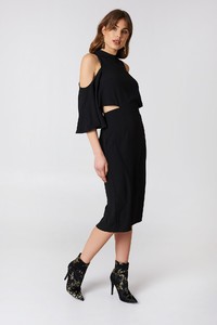 nakd_cut_out_tied_neck_dress_1286-000045-0002_01cr.jpg