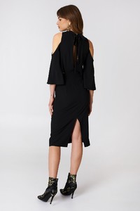 nakd_cut_out_tied_neck_dress_1286-000045-0002_02dr.jpg