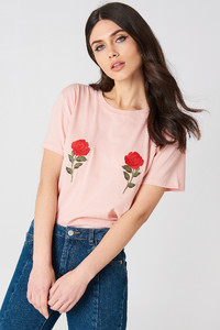 nakd_flower_embroidery_tee_1018-000401-0015_01ar.jpg