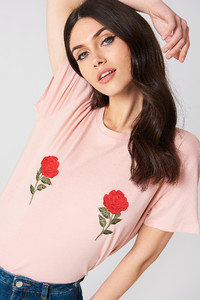 nakd_flower_embroidery_tee_1018-000401-0015_04gr.jpg