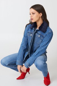 nakd_fur_collar_denim_jacket_1018-000981-0116_01c.jpg