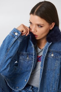 nakd_fur_collar_denim_jacket_1018-000981-0116_04g.jpg