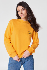 nakd_good_vibes_sweatshirt_1018-000404-0261_01a.jpg