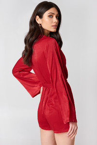 nakd_hannalicious_deep_v-neck_satin_jumpsuit_1454-000060-0004_02k.jpg