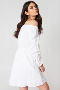 nakd_hannalicious_off_shoulder_balloon_sleeve_dress_1454-000077-0001_02k.jpg