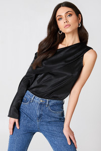 nakd_hannalicious_one_shoulder_satin_blouse_1454-000061-0002_01a.jpg