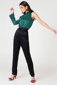 nakd_hannalicious_one_shoulder_satin_blouse_1454-000061-0010_03c.jpg