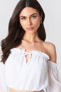 nakd_linn_ahlborg_swiss_dot_off_shoulder_top_1561-000004-0001_04g.jpg