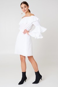 nakd_off_shoulder_ruffle_mini_dress_1018-000921-0001_03c.jpg