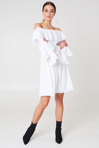 nakd_off_shoulder_ruffle_mini_dress_1018-000921-0001_04c.jpg