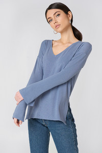 nakd_v-neck_slide_slit_top_1100-000447-1501_01a.jpg