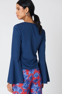 nakd_wrap_over_bell_sleeve_top_1100-000340-0038_02b.jpg