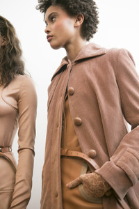 nina-ricci-bks-i-rf17-4143.thumb.jpg.75dc862188cfda217fb7a88e432ddd9d.jpg