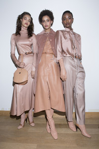 nina-ricci-bks-z-rf17-8493.thumb.jpg.a998c2f4f77e71bd9f504c2773935cf5.jpg