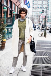 nyfw_fw2018_day2__20180209_6277_jpg_1387_north_660x_white.thumb.jpg.74488c686731c23e05a2fa377c8259c4.jpg