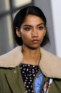 phillip-lim-clp-rf18-0513.thumb.jpg.21635971bbd7d7ca82be94de7fbecc78.jpg
