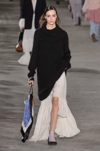 phillip-lim-rf18-3013.thumb.jpg.751fbcd545798cd75405c5679edb39ae.jpg